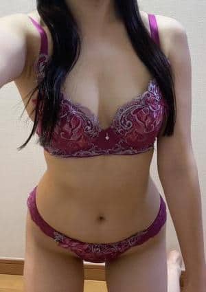 桃色　はるな