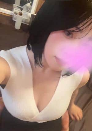 青葉りさ