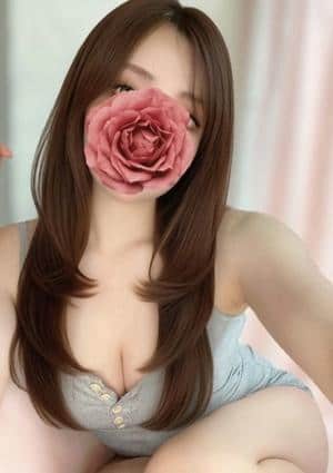 夢咲えれな