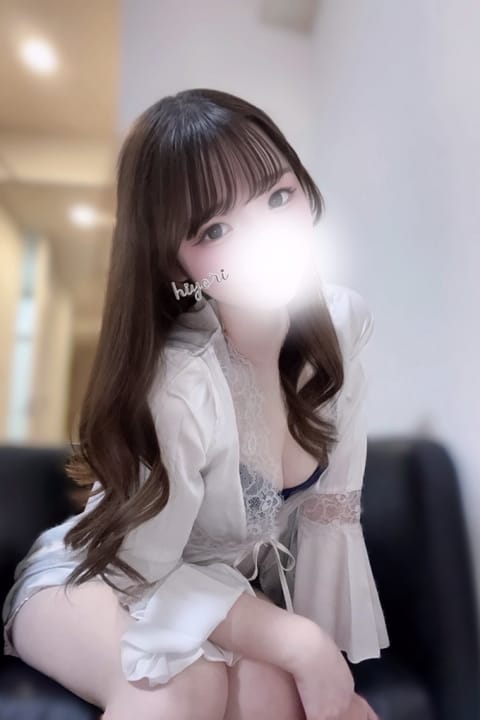 scrape_url:https://esthe-angeaile.com/images_staff/237/031018043022.JPG