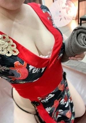 海癒樂 セラピスト 月野（つきの）　すず
