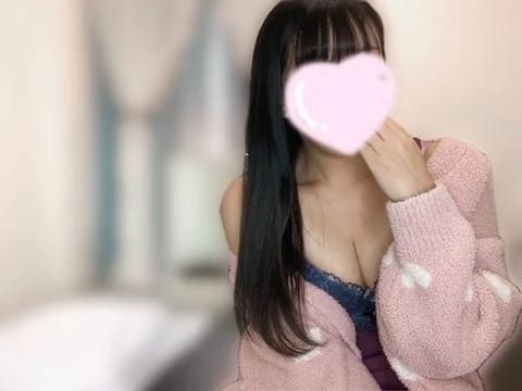 scrape_url:https://esthe-angeaile.com/images_staff/220/110517290422.jpeg
