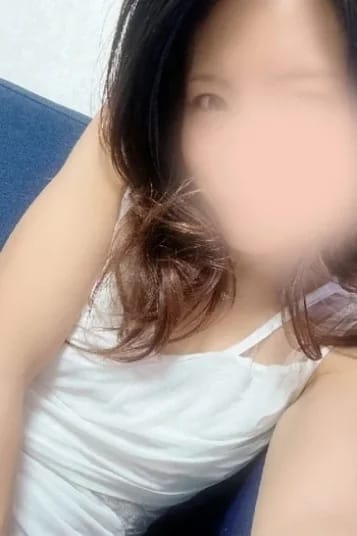 scrape_url:https://img.estama.jp/shop_data/00000040892/cast/sub/357x556/670zz_20260518144526.jpg?f=webp