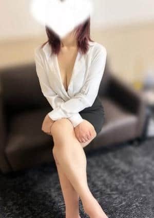 裏妻SPA セラピスト りな