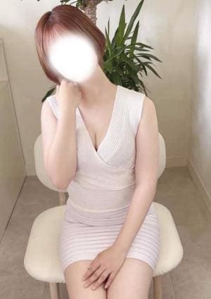 新人みお
