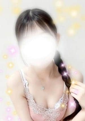 秦　すずな