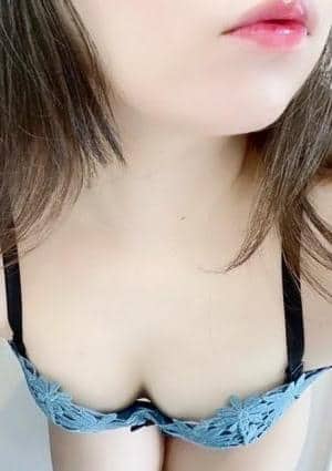 QUESERA（ケセラ） セラピスト もな