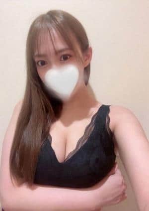 つきな