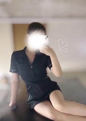 茜