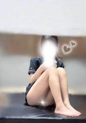 茜