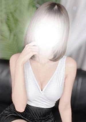 HOWEVER（ハウエバー） セラピスト こはる