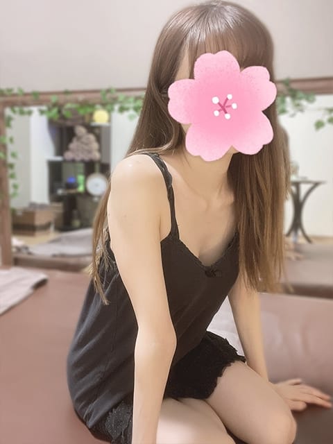 scrape_url:https://luxmoment.net/upload/cast/70_17460758704.jpg?1746075870