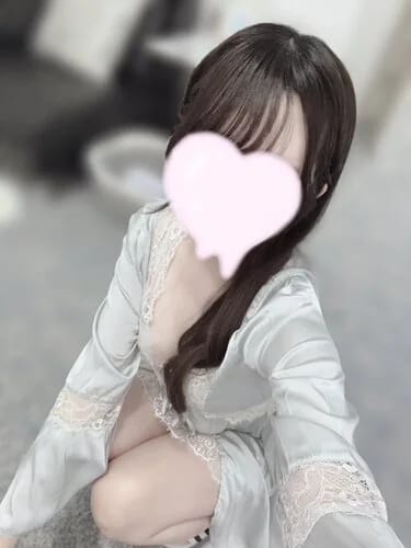 scrape_url:https://esthe-angeaile.com/images_staff/189/120419510336.jpeg