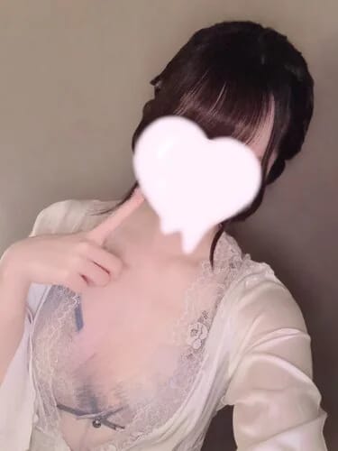 scrape_url:https://esthe-angeaile.com/images_staff/189/030220360426.jpeg