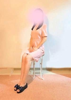 神坂ひな