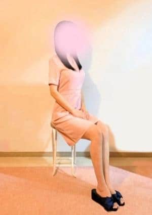 神坂ひな