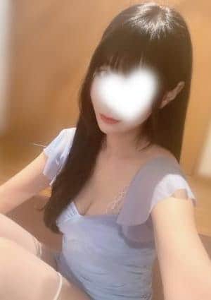 RAVIORA セラピスト みれい