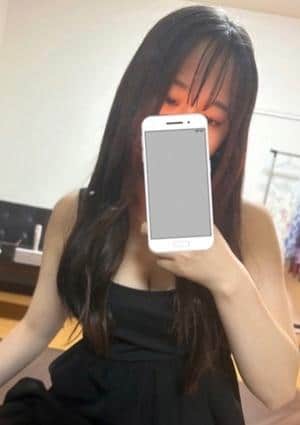 菜月ひな