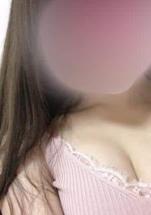 愛沢かれん