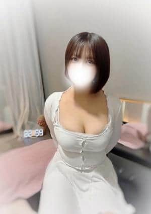 高畑むぎ