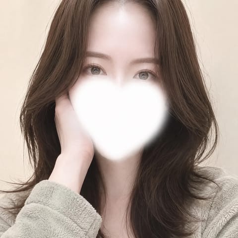 プラチナム東京 セラピスト 深田えみか 29歳