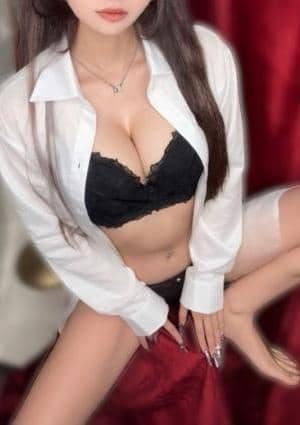 部屋とワイシャツと私とアナタ セラピスト みな