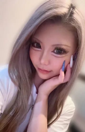 scrape_url:https://img.estama.jp/shop_data/00000031936/cast/sub/357x556/c8xv8_20260628233048.jpg?f=webp