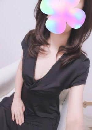 由梨佳