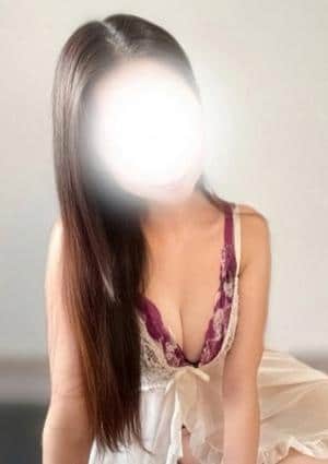 8mg名東 セラピスト ひな