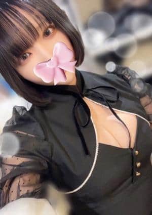 愛須にこ