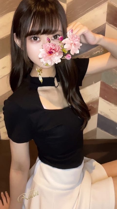 scrape_url:https://imgsrv.jp/shop/72/lady/b69cd1918805046273.jpg