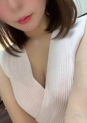 エステティシャンの彼女 セラピスト ユリナ