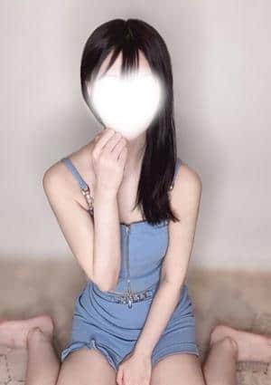 進藤みな