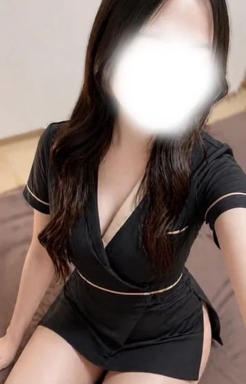 scrape_url:https://img.estama.jp/shop_data/00000045476/cast/sub/357x556/93xbh_20260504122942.jpg?f=webp
