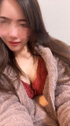 scrape_url:https://esthe-angeaile.com/images_staff/46/030415512674.jpeg
