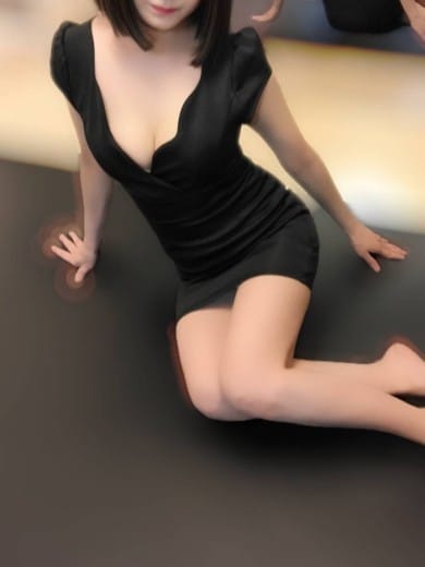 scrape_url:https://www.grandmrs.com/prof/51/02.jpg?t=1779932142