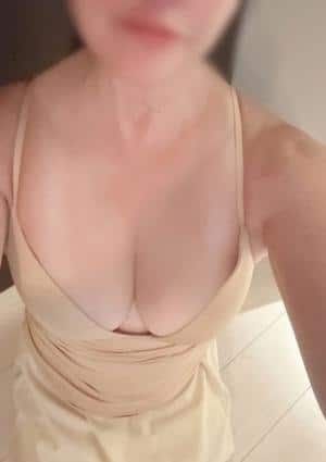 博多人妻さん セラピスト 野亜夫人