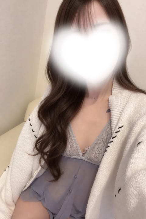 scrape_url:https://esthe-angeaile.com/images_staff/251/072315572381.JPG