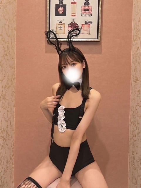scrape_url:https://luxmoment.net/upload/cast/80_17495236022.jpg?1749523602