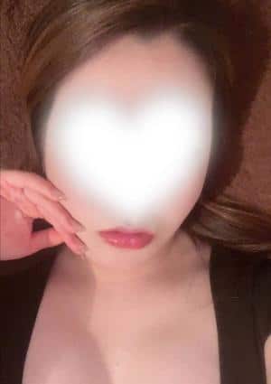 真白えれな