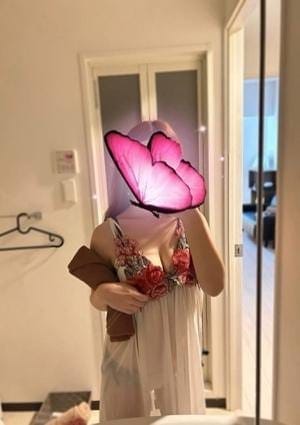 上原ももな