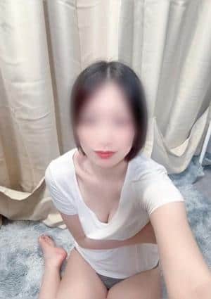 白シャツと彼女「しろかの」 セラピスト 小春（こはる）