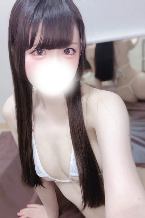 桃瀬ひなみ