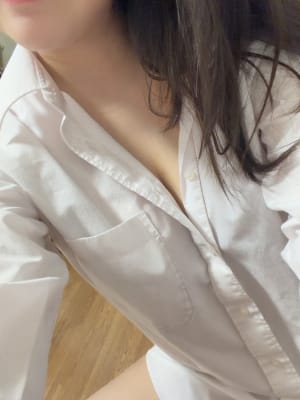 shirt（シャツ） セラピスト なぎ 23歳