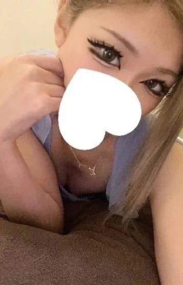 scrape_url:https://img.estama.jp/shop_data/00000040892/cast/sub/357x556/img_8dif2_20251105000020.jpg?f=webp