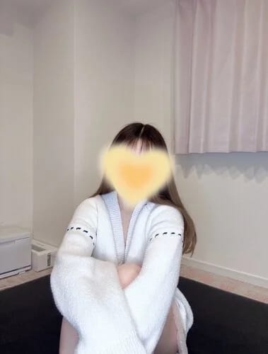 scrape_url:https://esthe-angeaile.com/images_staff/102/032419382285.jpeg