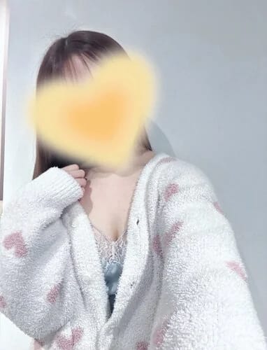 scrape_url:https://esthe-angeaile.com/images_staff/102/082517163954.jpeg