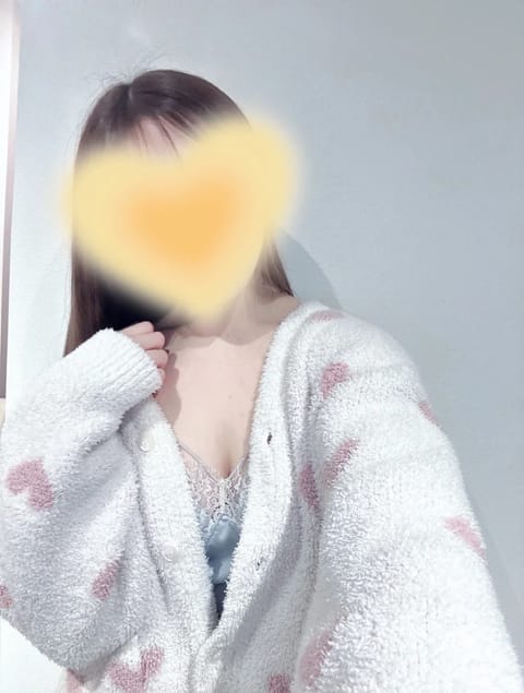 scrape_url:https://esthe-angeaile.com/images_staff/102/06091755133.jpeg