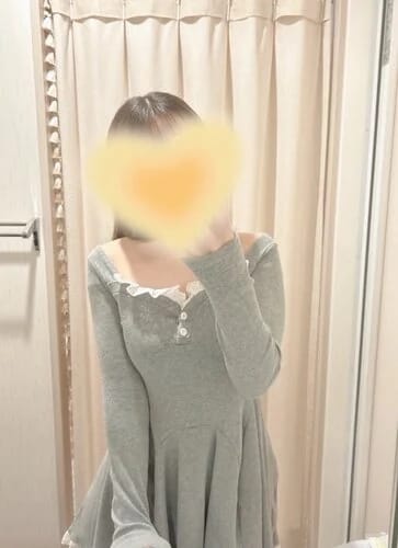 scrape_url:https://esthe-angeaile.com/images_staff/102/112813504576.jpeg