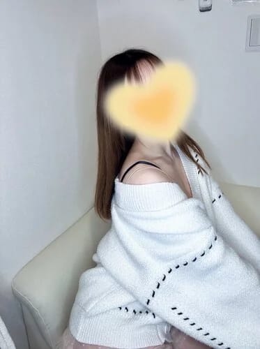 scrape_url:https://esthe-angeaile.com/images_staff/102/070813574862.jpeg
